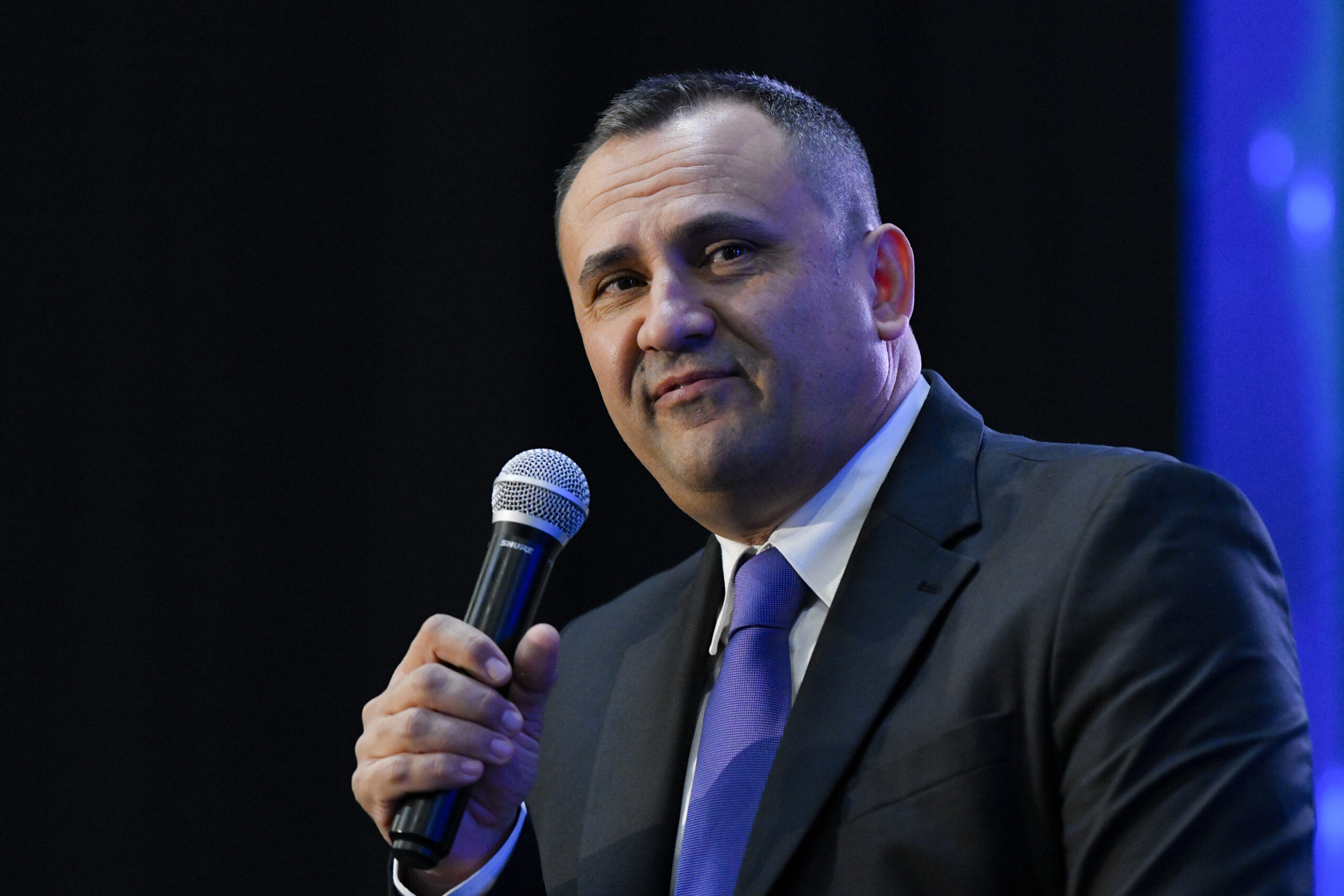 ANAF verifică românii cu mașini de lux: 49 de persoane în control, alte 300 în analiză. Mecanism nou pentru cei care își înstrăinează bunurile