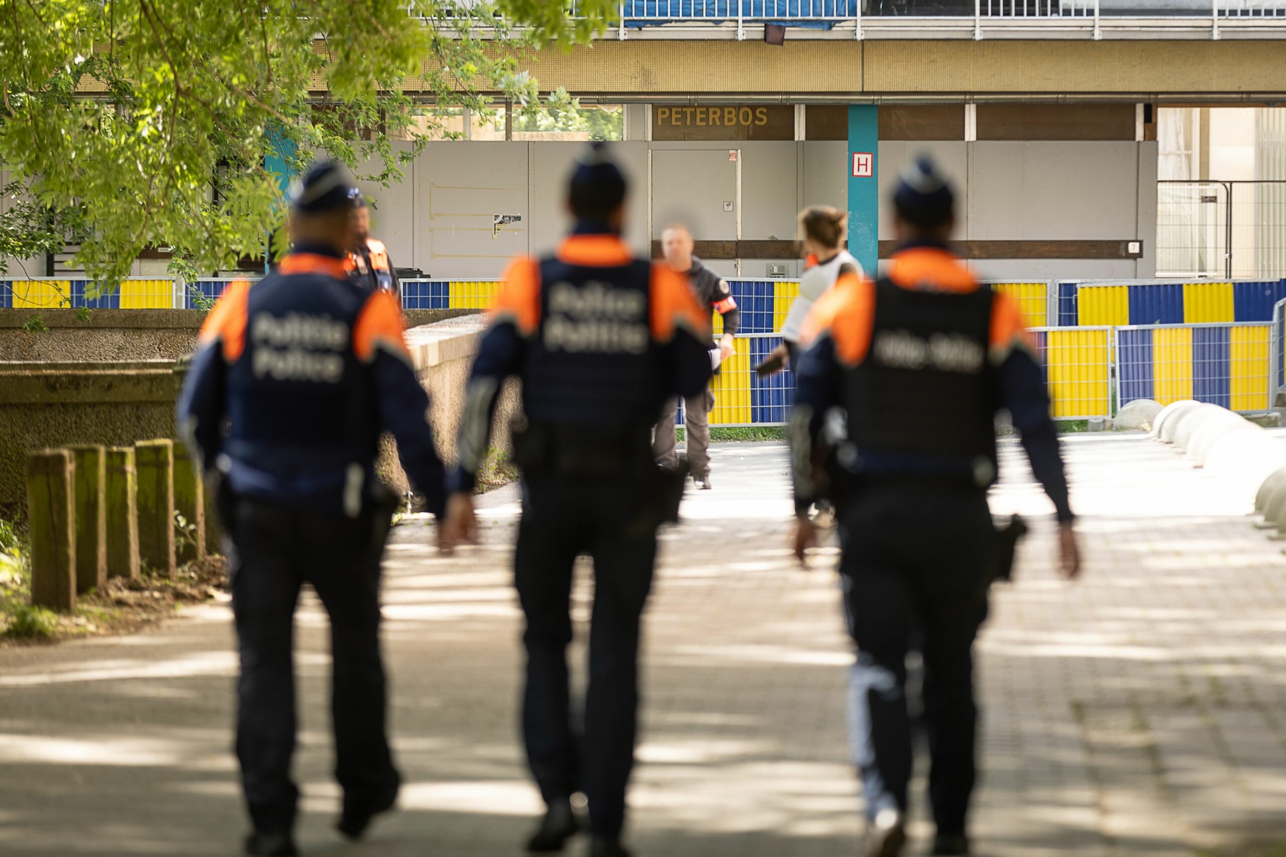 Librărie din Paris, percheziționată pentru un caiet de colorat