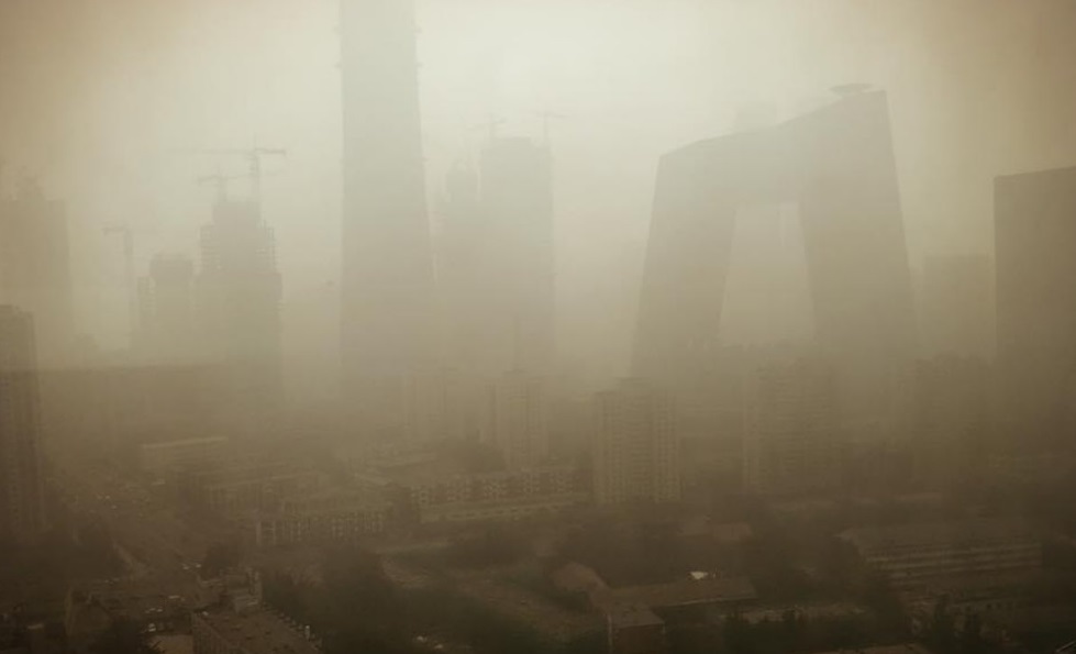 Praful atmosferic, poluantul metropolelor. 9 din 10 locuitori respiră niveluri peste limitele de siguranță