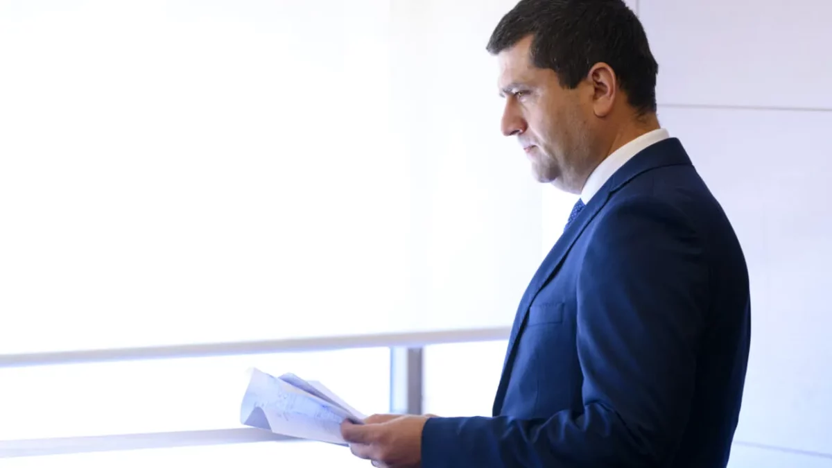 Satu Mare: Posturi vândute, militari duși de șefi la munci în gospodărie / Reacția ministrului Apărării