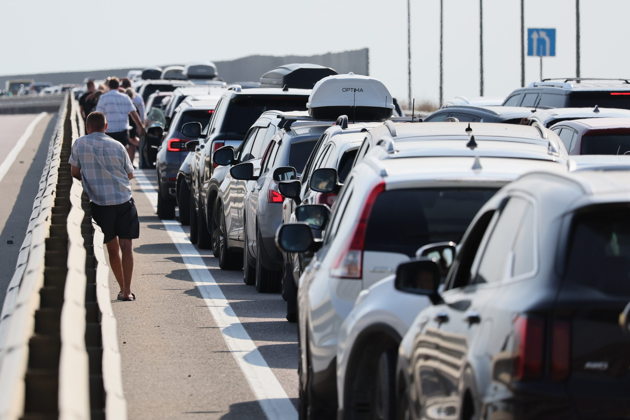 Agenția Internațională pentru Energie cere oamenilor să lucreze de acasă și să călătorească mai puțin cu avionul, pe fondul crizei petrolului