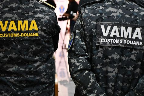 Dosarul de mită din Portul Constanța: Unul dintre funcționari, arestat preventiv pentru 30 de zile, cel de-al doilea – sub control judiciar