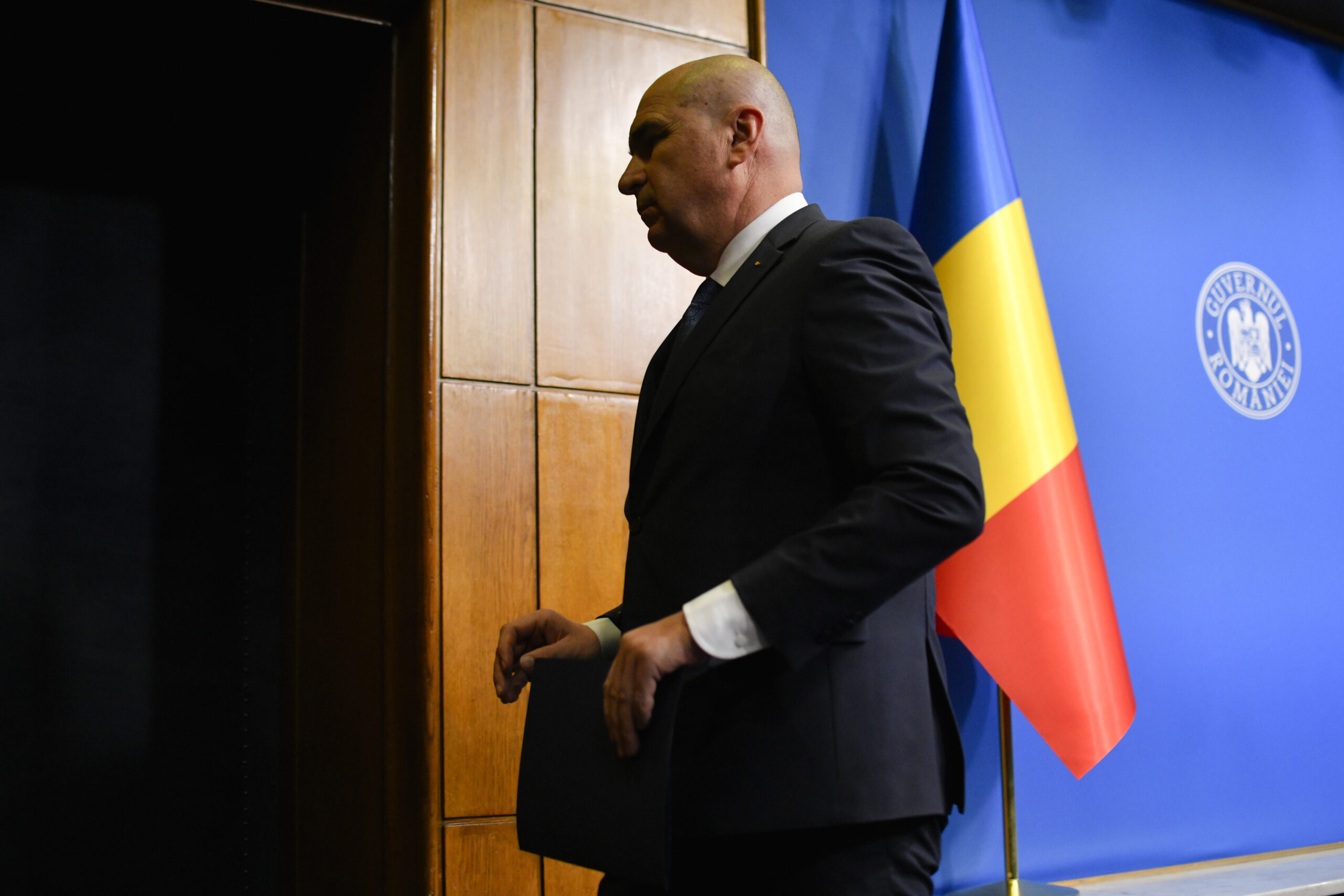 Surse: PNL pregătește bugetul final și planul de evacuare a românilor din zonele de conflict. Bolojan: Bugetul este 99% gata