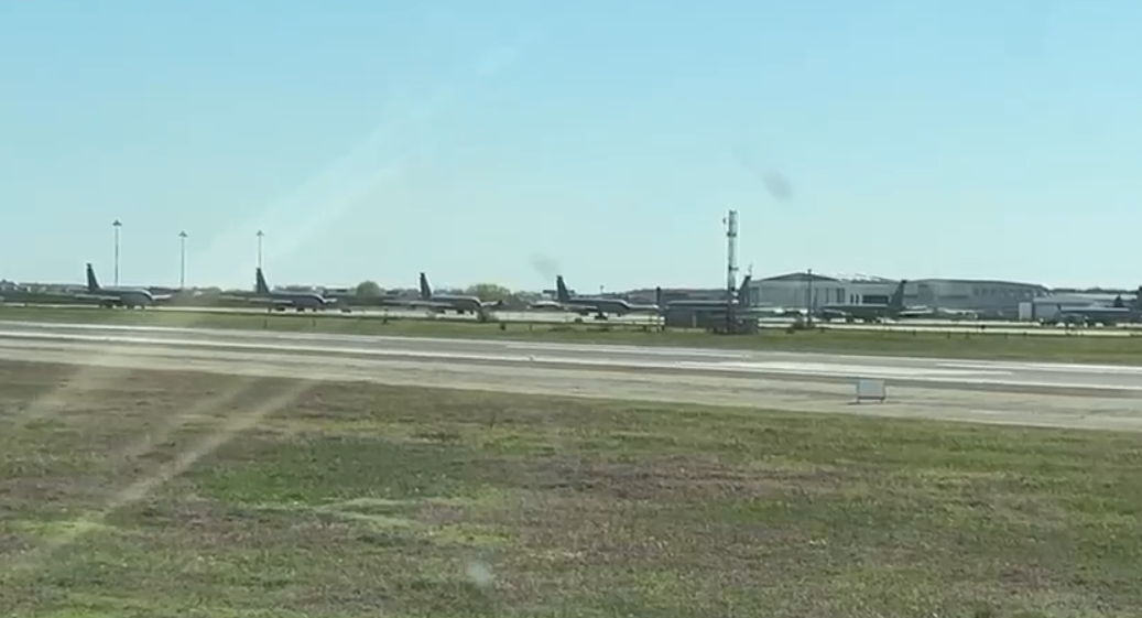 Activitate intensă la Baza 90 Otopeni în ziua expirării ultimatumului lui Trump către Iran