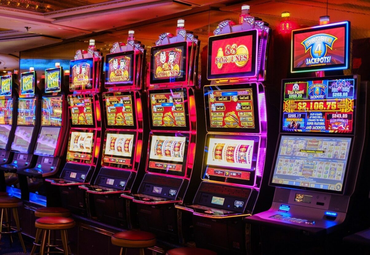 Brașovul va interzice jocurile de noroc lângă școli și spitale