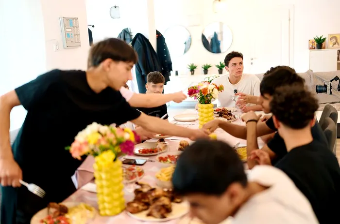 David Popovici lansează o nouă campanie de donații: „Niciun copil nu ar trebui să se simtă singur”