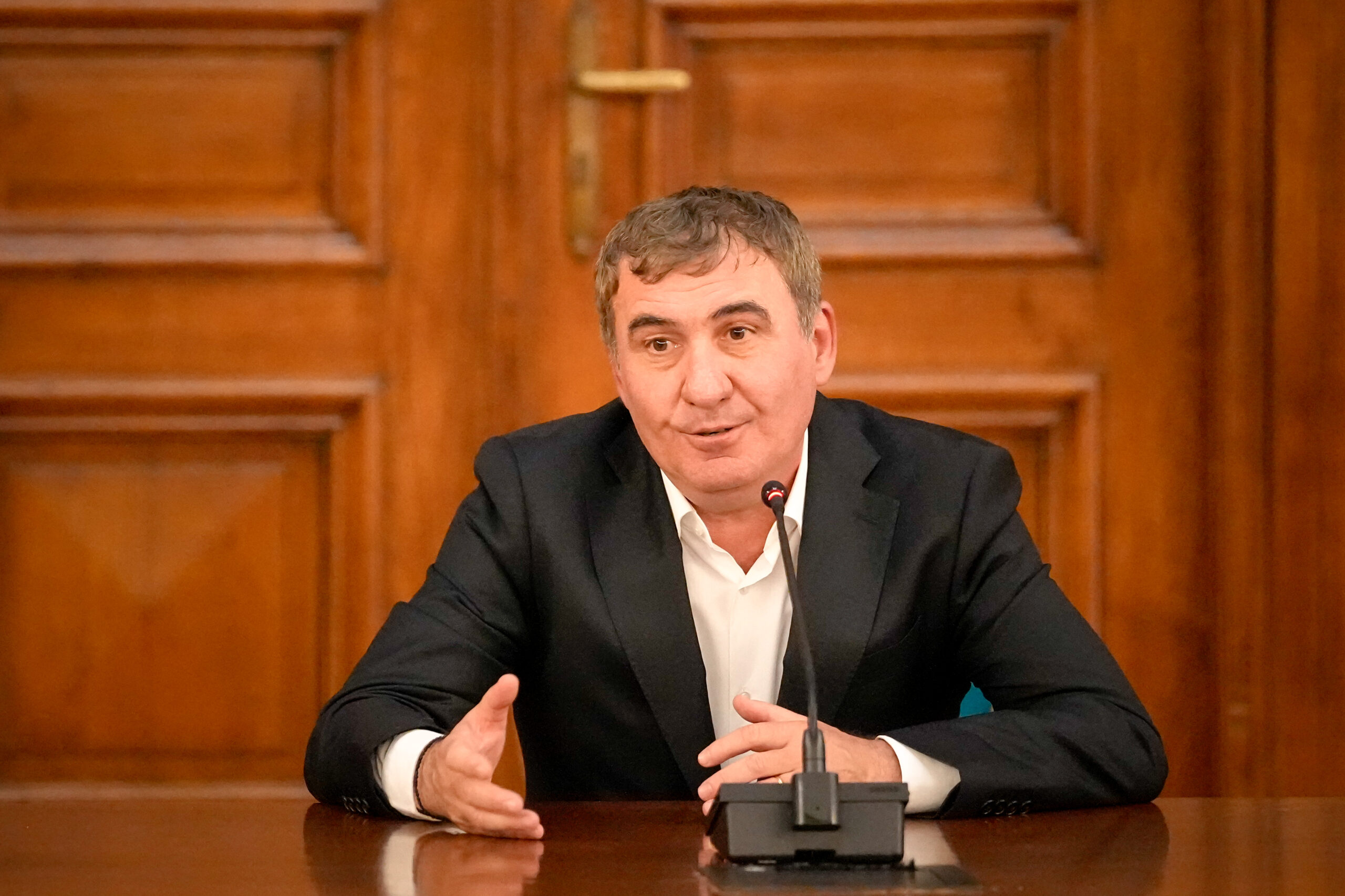 Gheorghe Hagi, prezentat ca noul selecționer al echipei naționale de fotbal a României: „Este o onoare cu o mare responsabilitate”