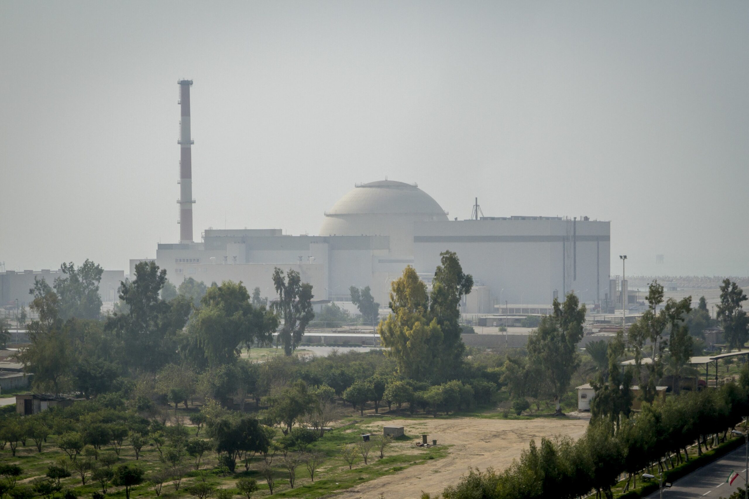 Iran: Atac în apropierea centralei nucleare Bushehr. Un agent de pază a murit
