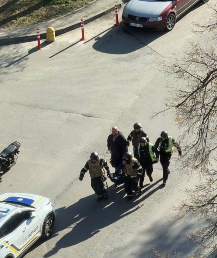 Șeful poliției din Ucraina a demisionat după ce doi ofițeri au fugit de un atac armat mortal