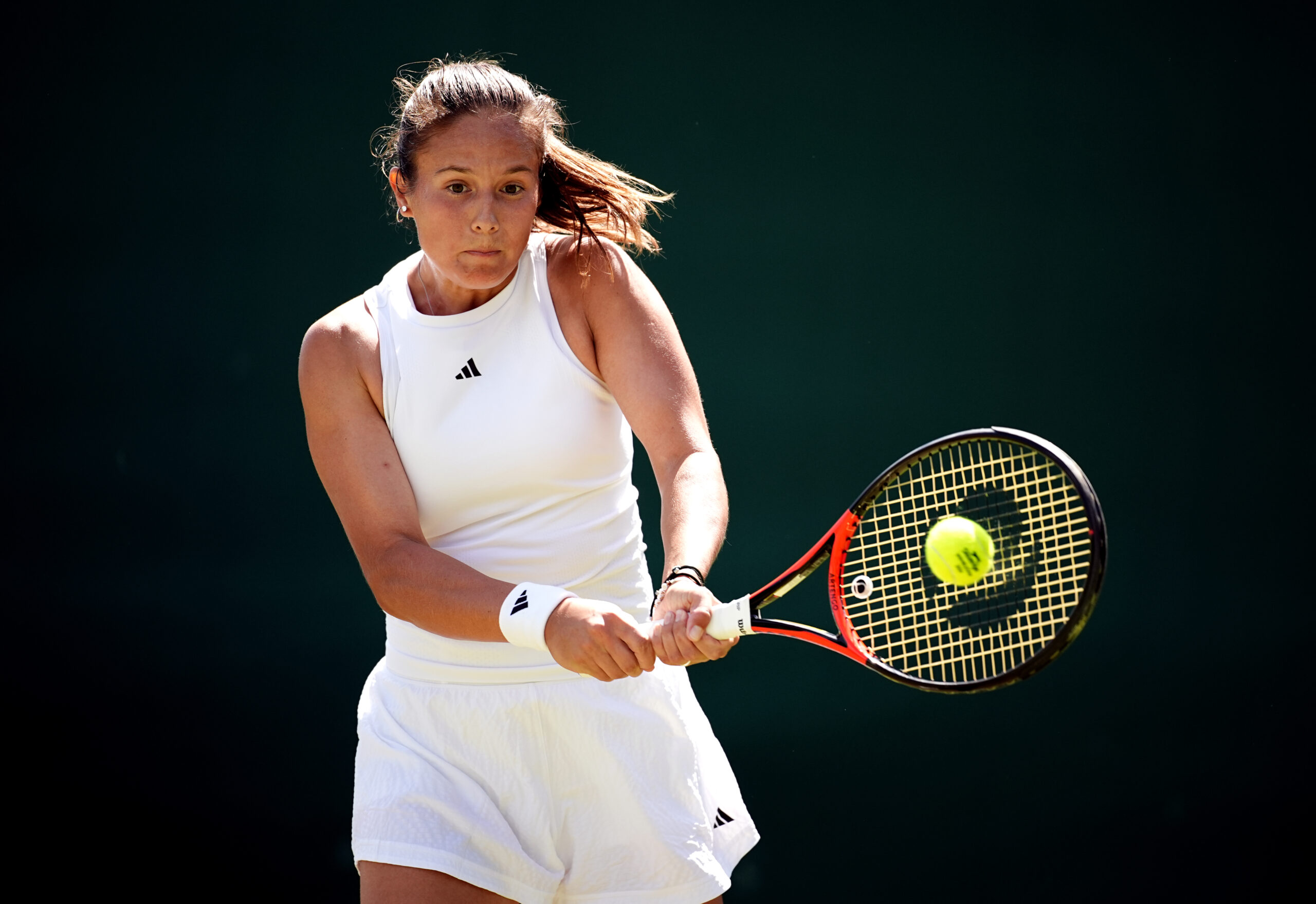 „Am umblat ca un zombi” / Caniculă fără precedent la Roland Garros: jucători amețiți, retrageri și o fată de mingi prăbușită pe teren