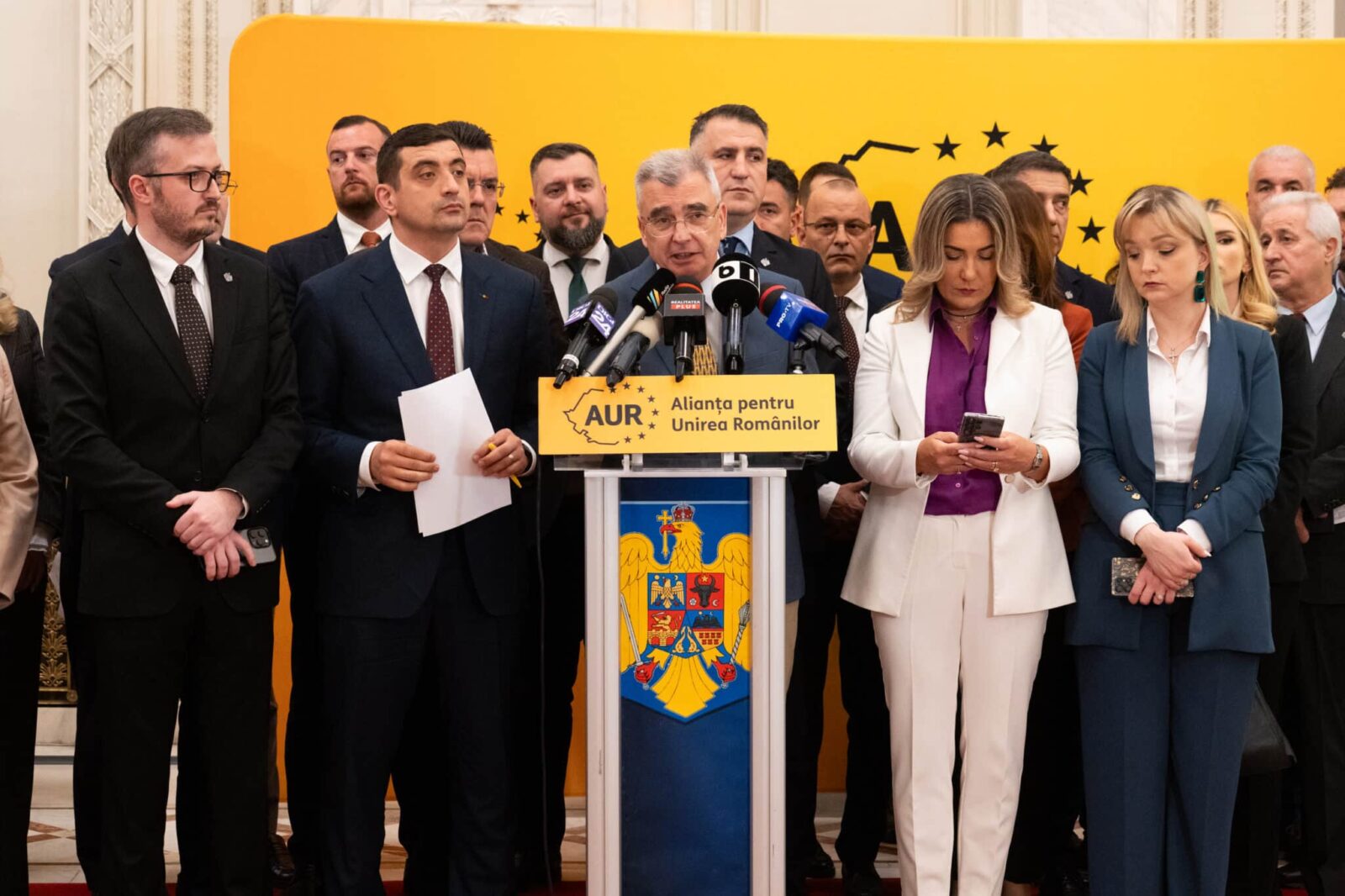 Inițiativă parlamentară. AUR propune scutirea de impozit pentru chiria studenților angajați