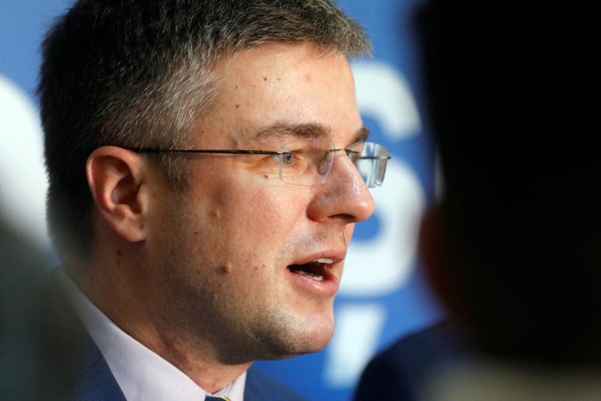 Irineu Darău cere modificarea criteriilor de clasificare pentru unitățile de cazare vechi de zeci de ani