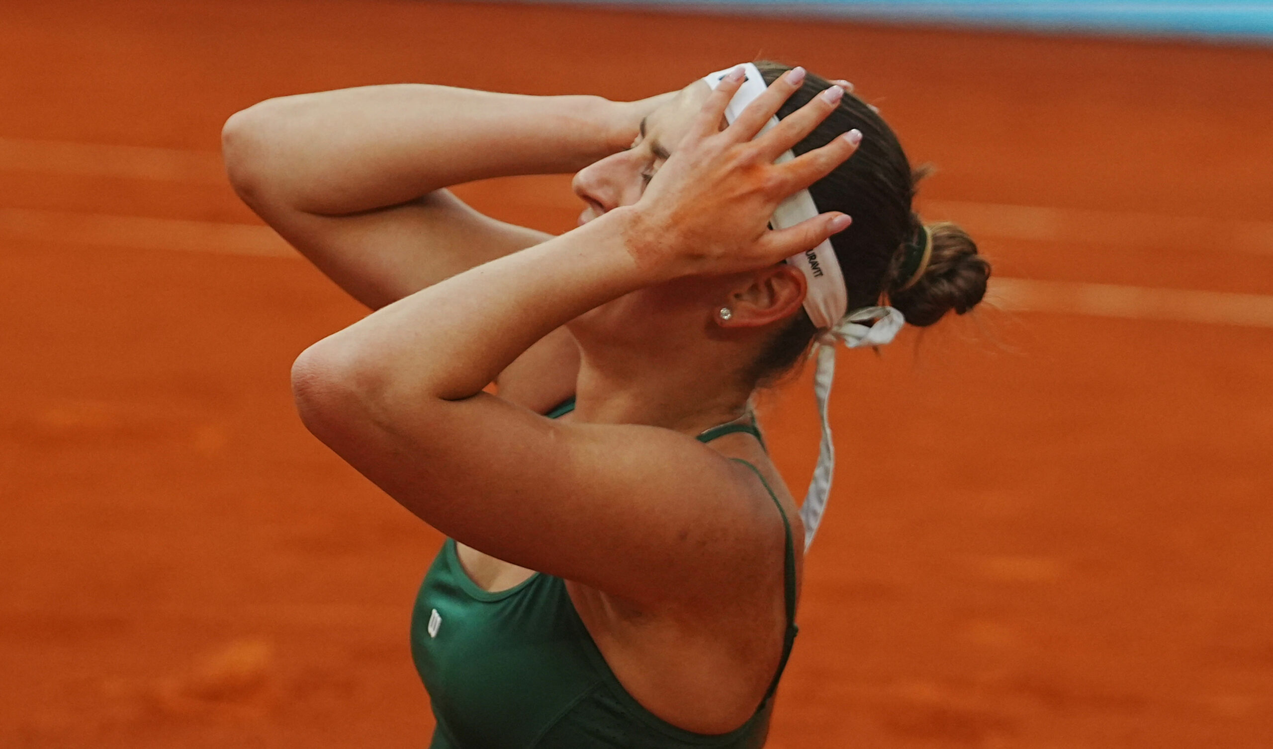 Kostyuk, victorie la Roland Garros, dar gândurile îi sunt la Ucraina după atacul Rusiei: La 100 de metri de casa părinților mei, o rachetă a distrus o clădire