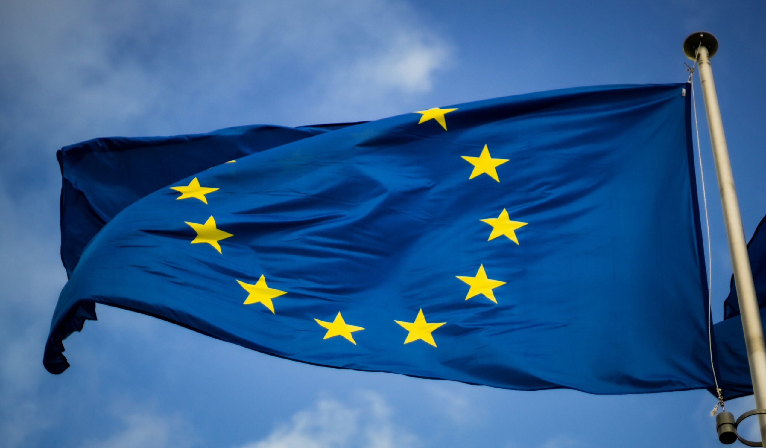 Mesaje pro-europene de Ziua Europei: Bolojan, șefa CCR și Sorin Grindeanu invocă democrația, solidaritatea și viitorul României în UE