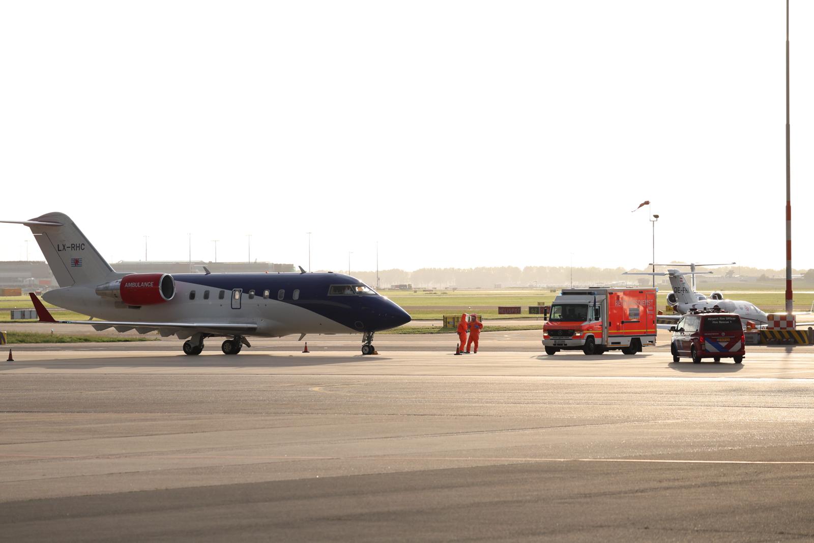 Țările UE trimit avioane pentru evacuarea pasagerilor aflați pe nava afectată de un focar de hantavirus