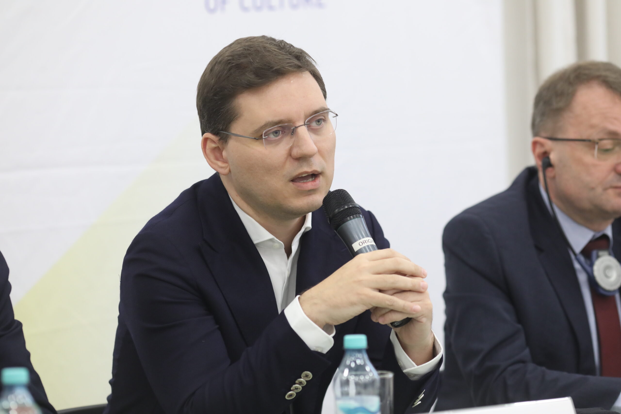 Victor Negrescu reacționează la criticile aduse diplomației române: Un eșec al guvernării din ultimele luni