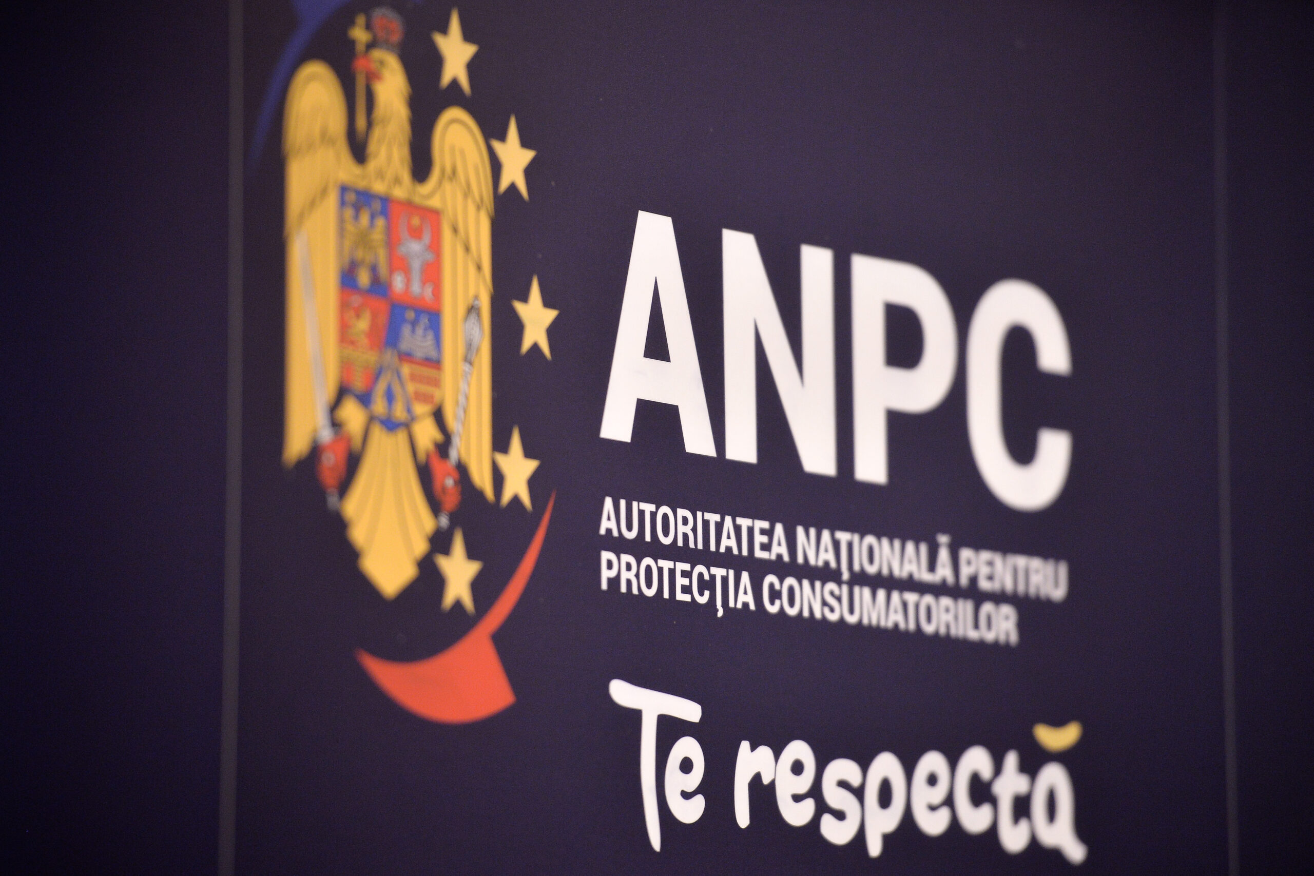 ANPC a dat amenzi de peste 4,7 milioane de lei în cinci zile. Ce au găsit inspectorii la controale