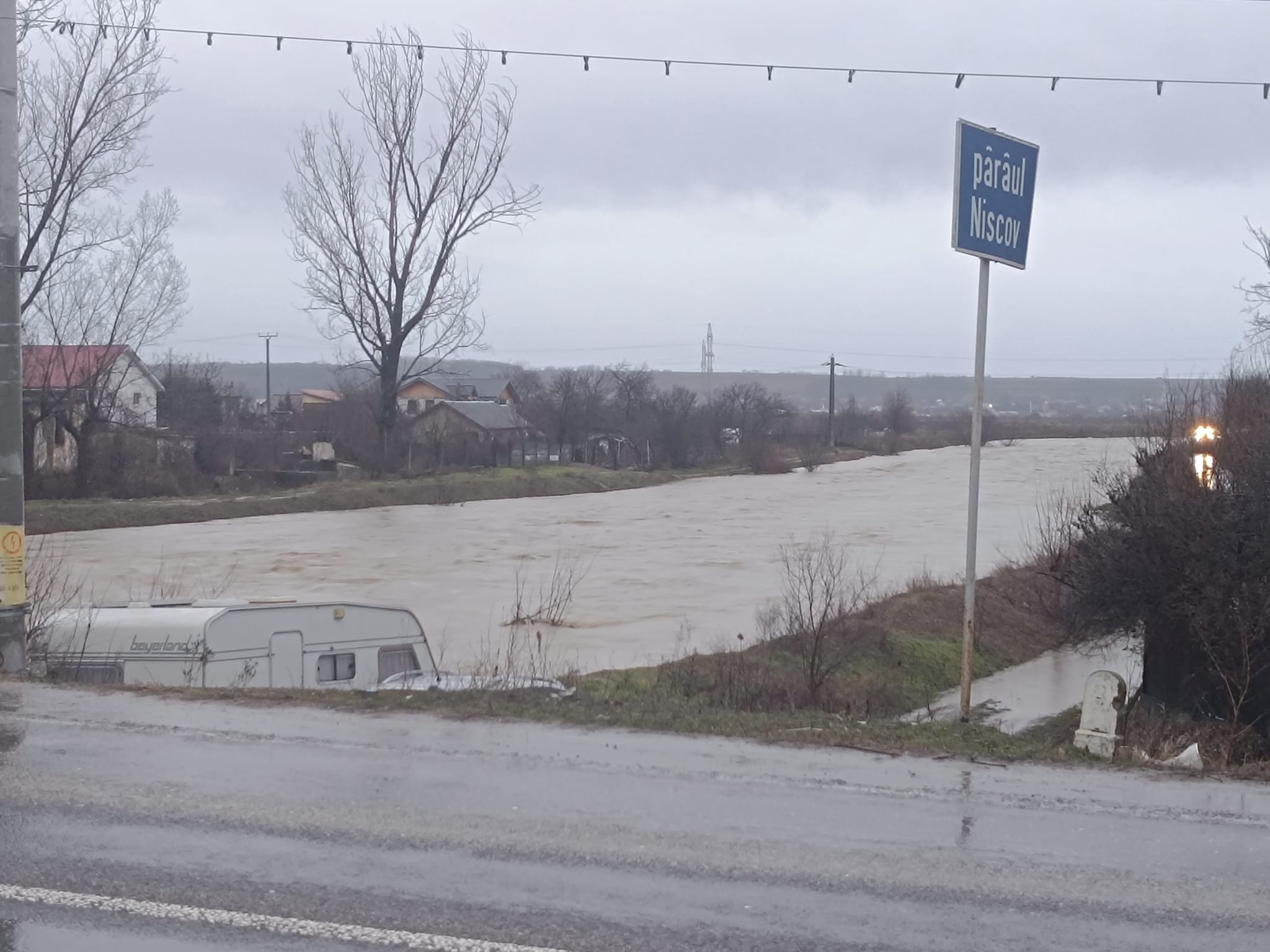 Cod portocaliu: Risc de viituri puternice în trei județe