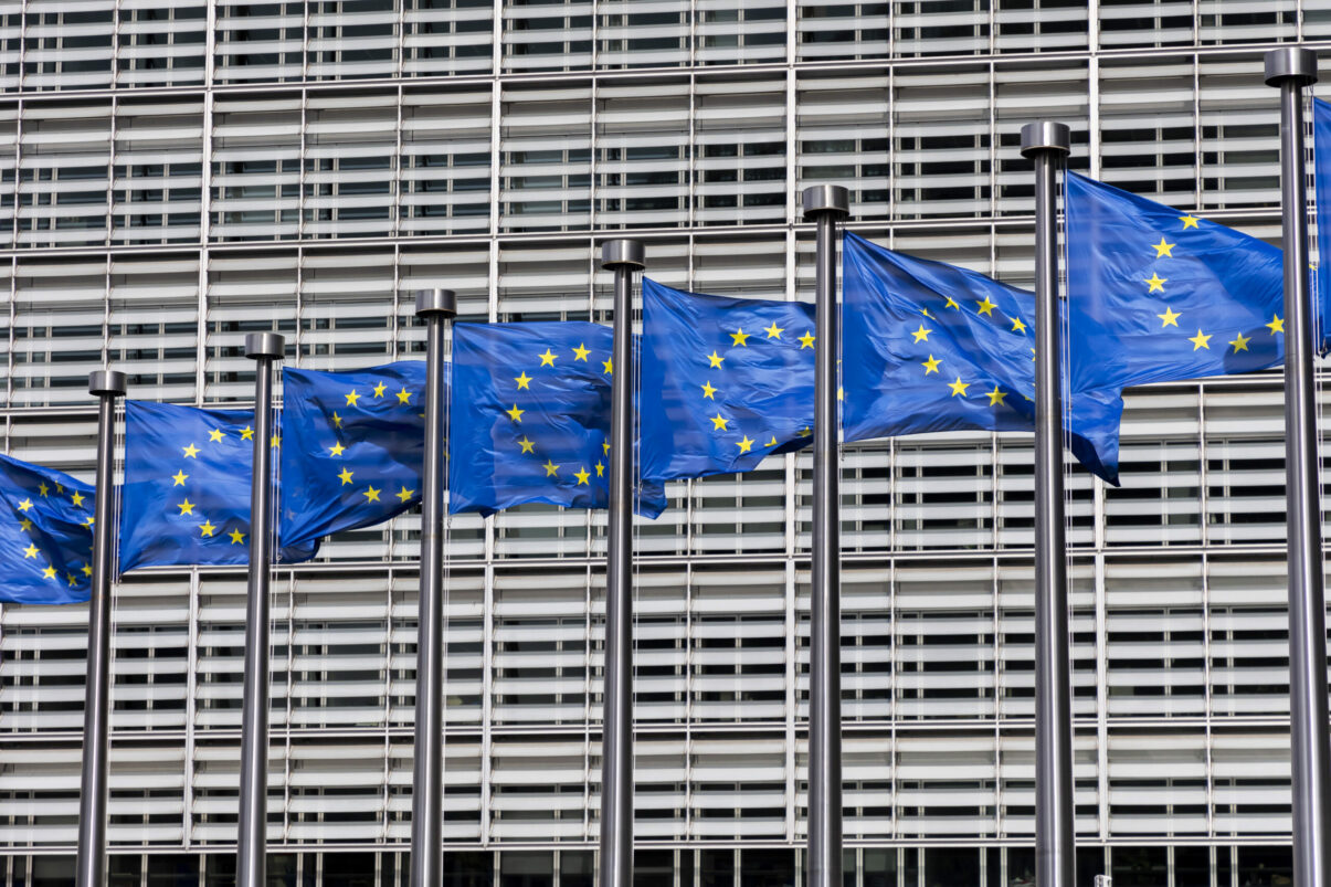 Comisia Europeană virează Ucrainei prima tranșă de 3,2 miliarde de euro din noul pachet de sprijin financiar