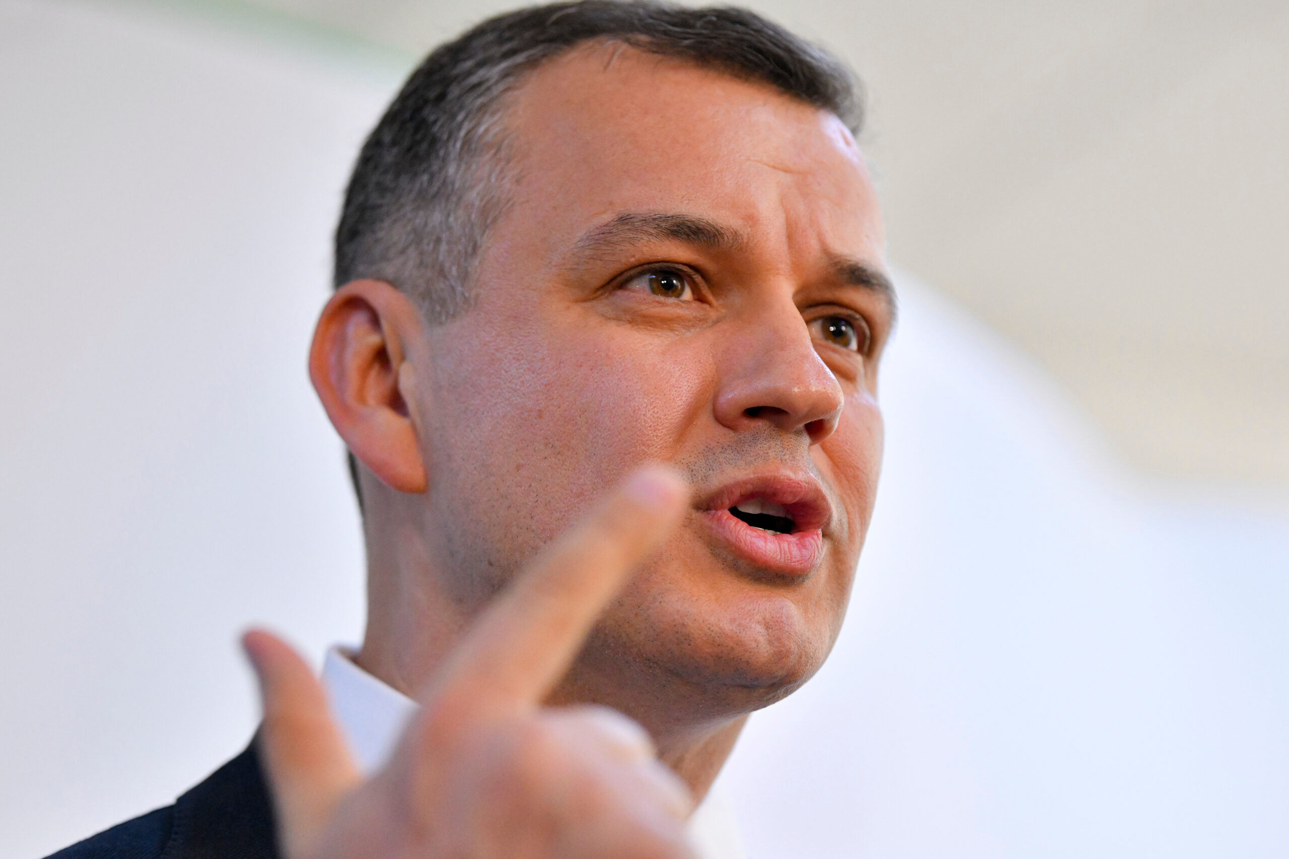 Cum explică Eugen Tomac poza de la Bruxelles în care apare alături de președinte și directorul SPP