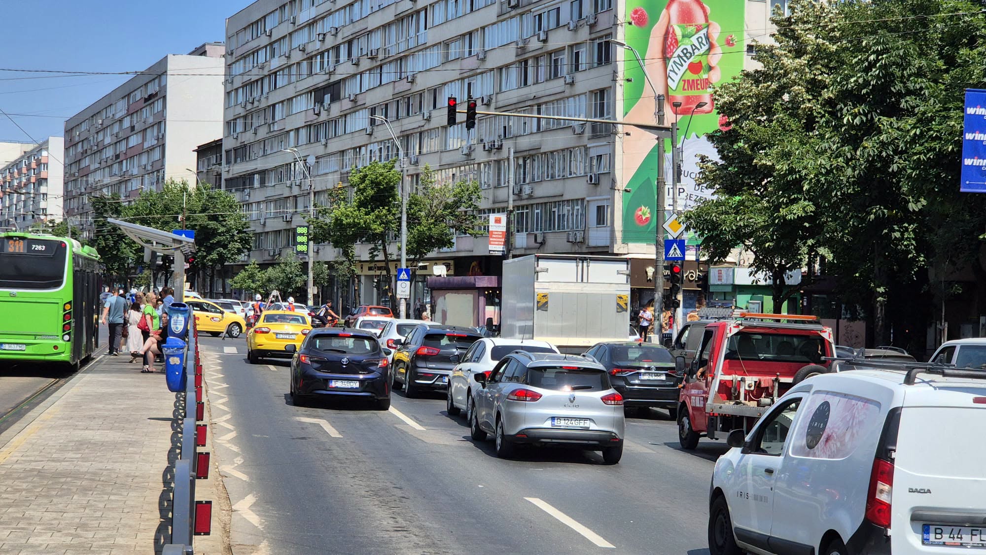 Peste 85 de milioane de lei pentru modernizarea semaforizării în București. 92 de intersecții vor avea sisteme bazate pe inteligență artificială