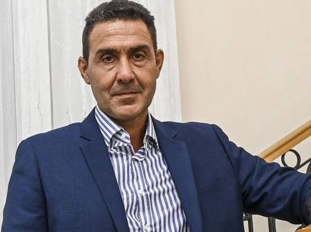 Un general italian își mobilizează trupele, amenințând că o va înconjura pe Meloni