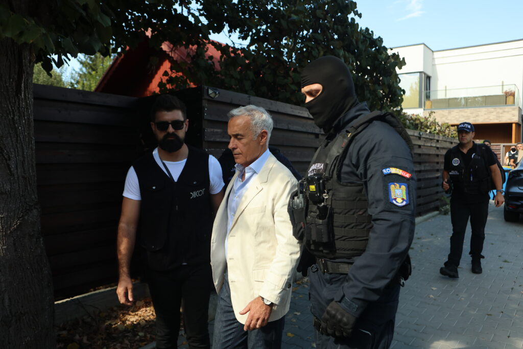 CÄlin Georgescu, din nou Ã®n faÈa unui complet de divergenÈÄ. JudecÄtorii nu se Ã®nÈeleg dacÄ Ã®l lasÄ Ã®n arest preventiv