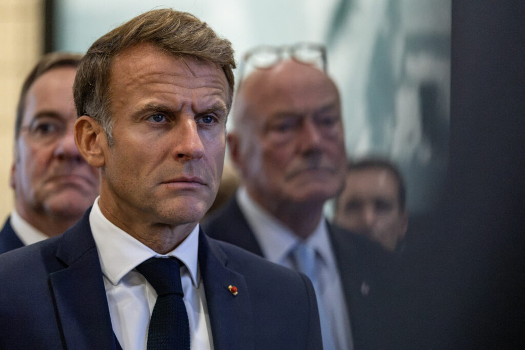 CÃ¢t costÄ plecarea lui Emmanuel Macron: 2.3 milioane de euro alocate la bugetul FranÈei pe 2027