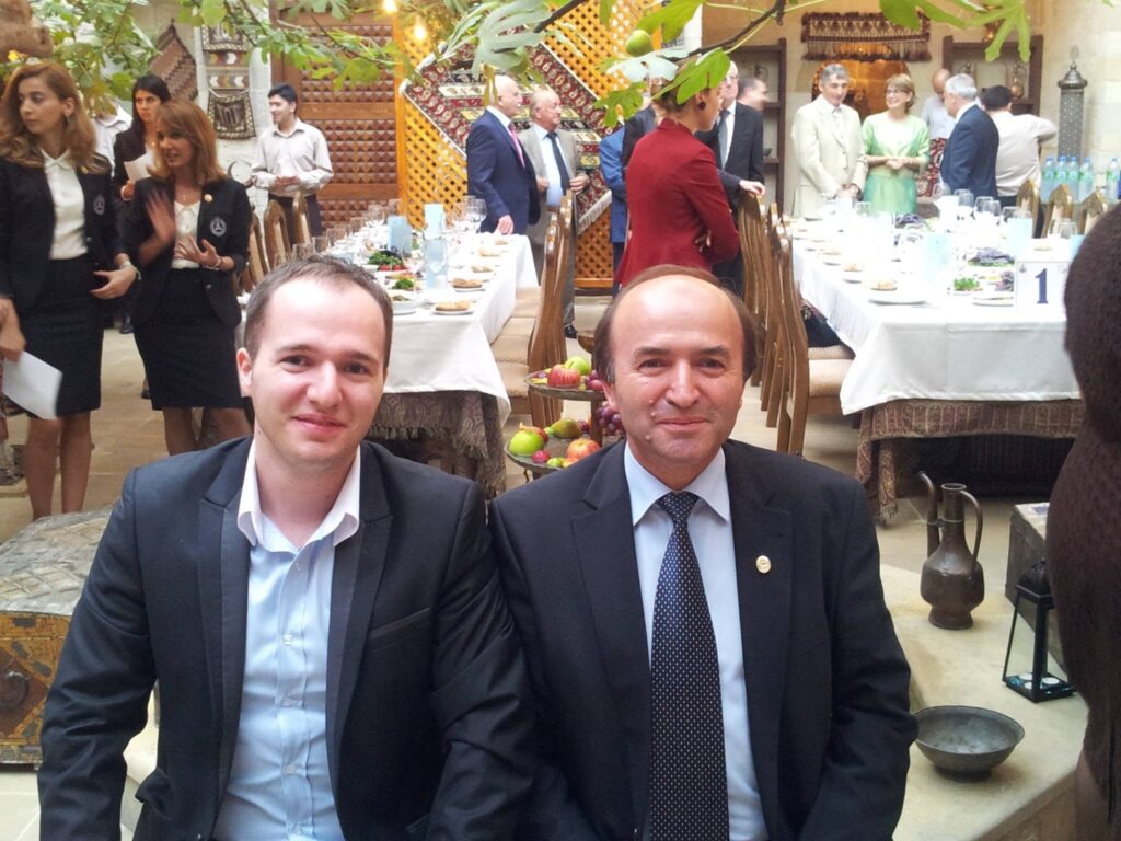 Fiul lui Tudorel Toader, arestat preventiv pentru 30 de zile. Decizia CurÈii de Apel IaÈi, Ã®ntr-un dosar pentru viol Èi agresiune sexualÄ