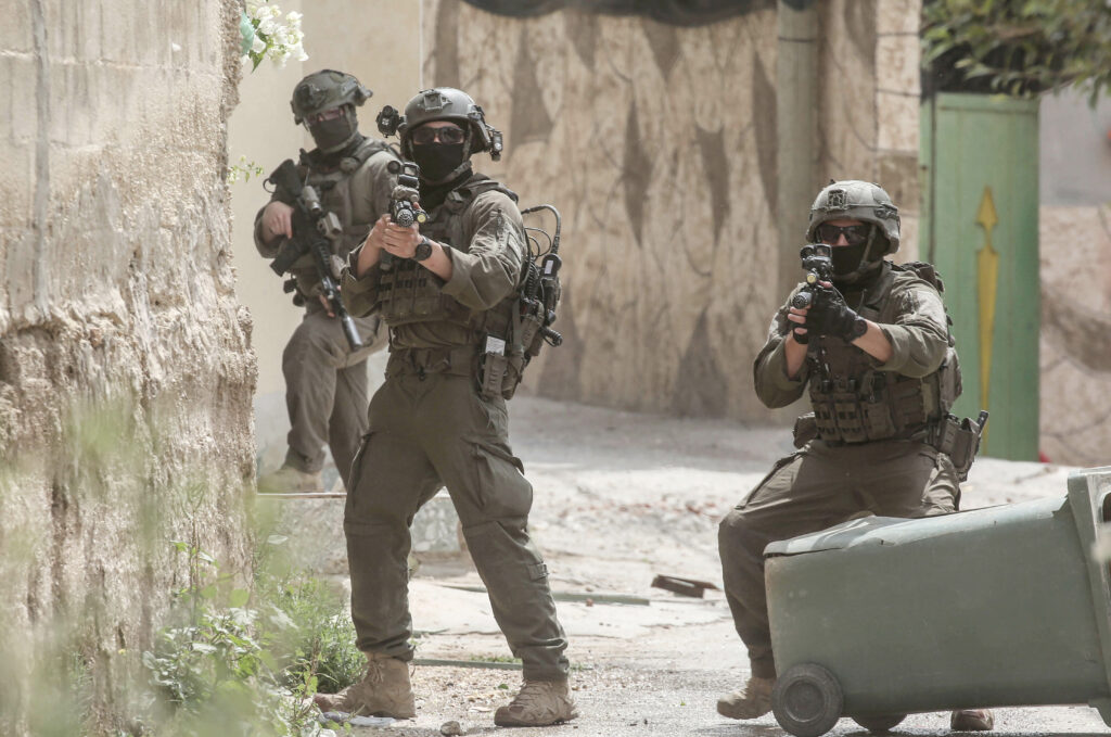 Israelul lanseazÄ un exerciÈiu militar de amploare, simulÃ¢nd atacuri-surprizÄ. Un expert avertizeazÄ asupra riscului repetÄrii scenariului din 1973