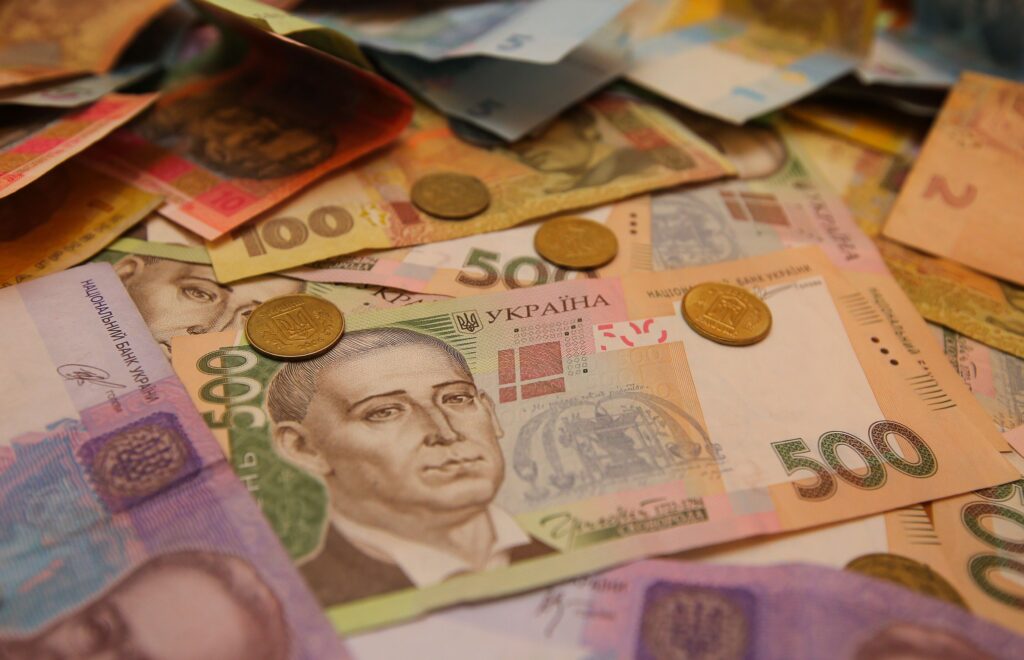 Moneda Ucrainei se prÄbuÈeÈte. Hrivna a ajuns la cel mai scÄzut nivel din istorie