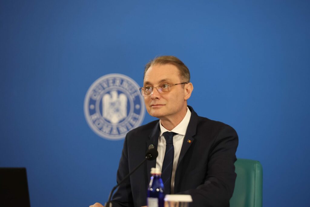 Plan pentru siguranÈa Ã®n Ècoli, dupÄ incidentele violente din BistriÈa Èi PiteÈti, anunÈat de Luca Niculescu