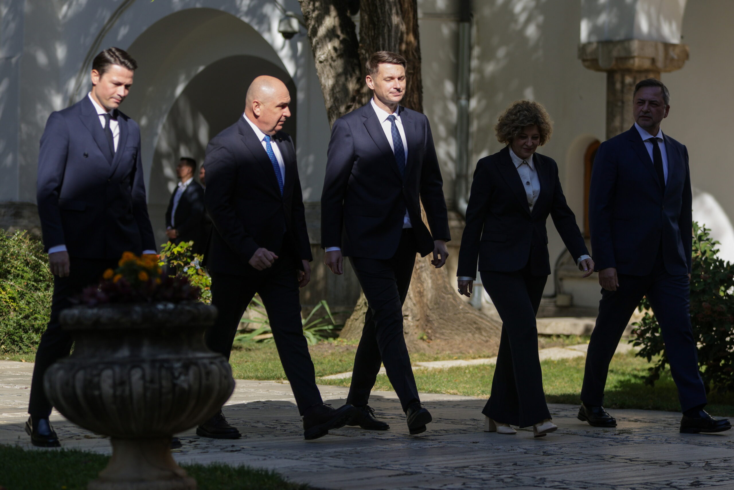 Surse. PNL ia în calcul să nu depună moțiune de cenzură până în aprilie împotriva Guvernului Luca Niculescu. Premierul desemnat vrea „o înțelegere politică asumată” pe 6 luni cu partidele