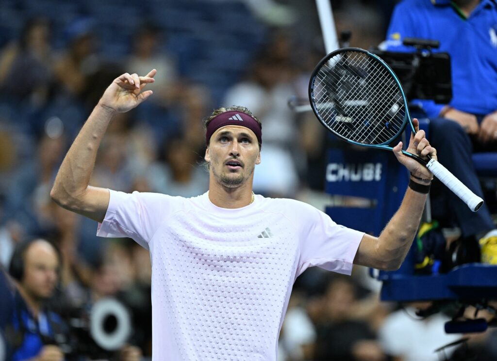 Zverev se apropie la 700 puncte de Sinner Ã®n clasamentul ATP Èi poate prelua Èefia ierarhiei dupÄ turneul de la Viena